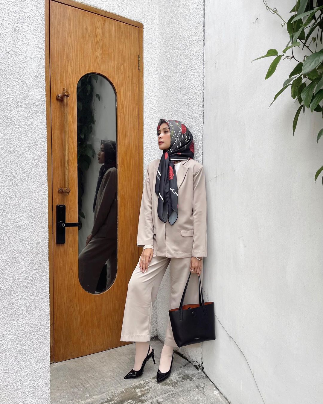 modest wear kantor