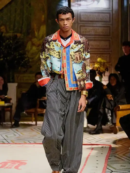 onitsuka tiger x versace