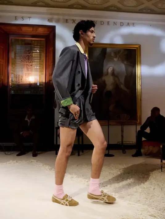 onitsuka tiger x versace