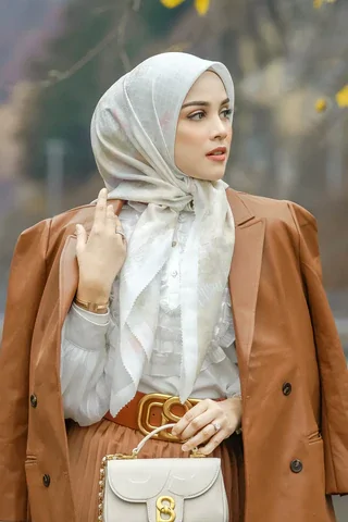 Baju coklat cocok dengan jilbab warna apa
