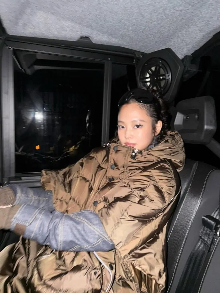 jennie blackpink moncler