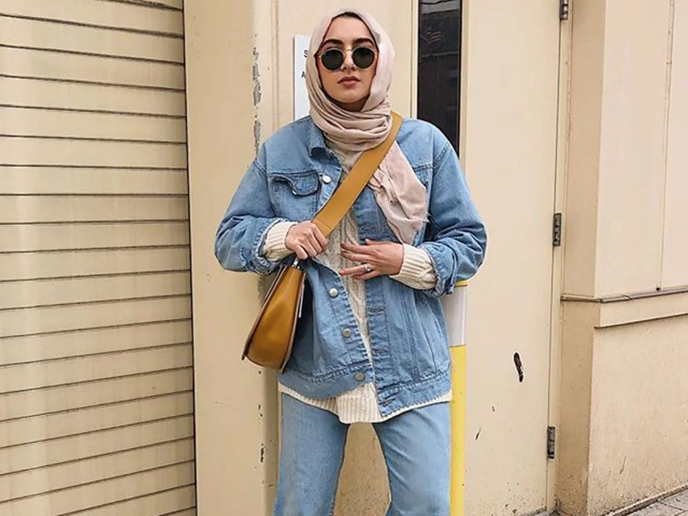 warna hijab untuk baju denim