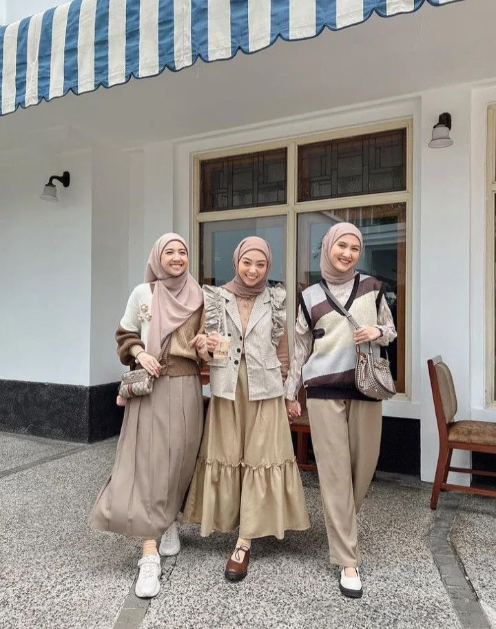 baju coksu cocok dengan hijab warna apa