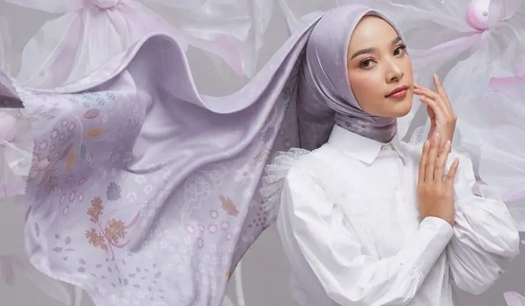 baju putih cocok dengan hijab warna apa